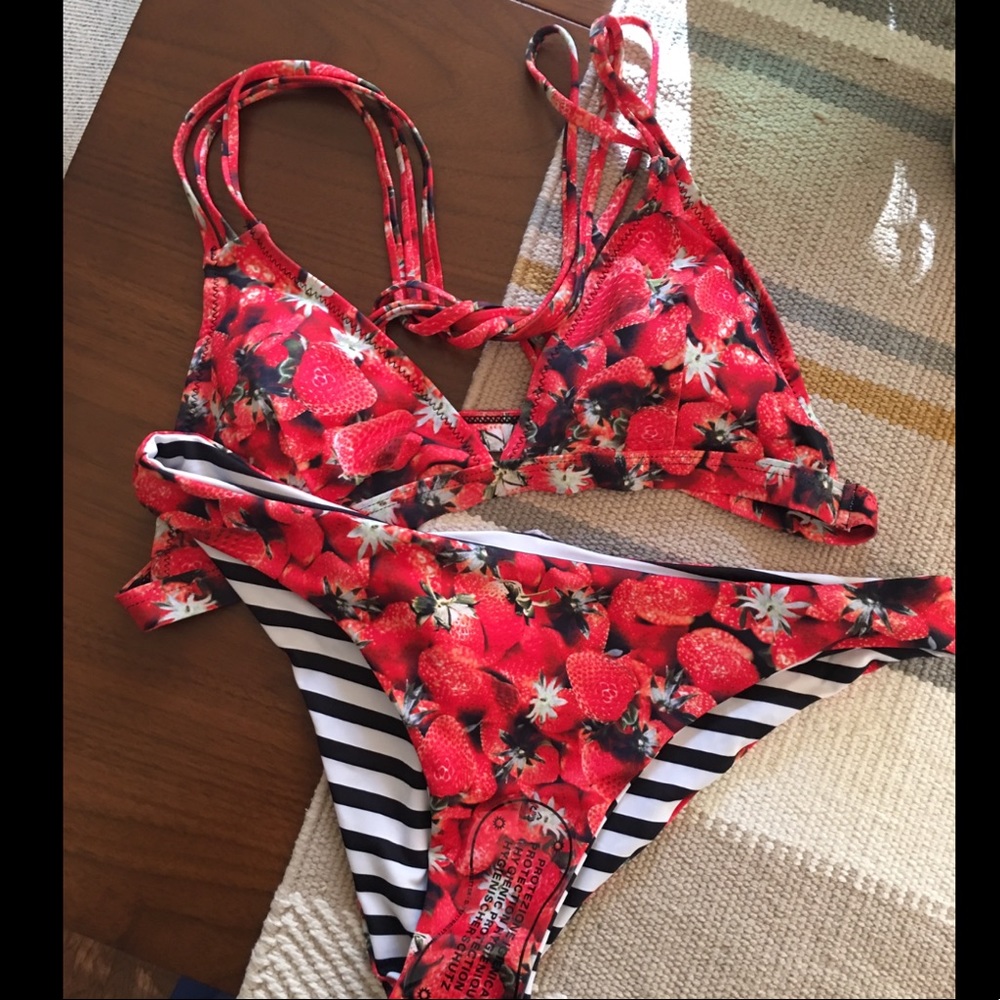 Strawberry/stripe bikini